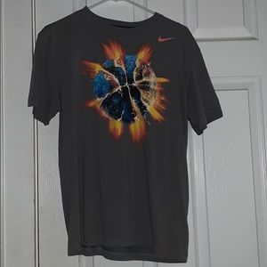 Nike t shirt men’s M dri-fit
